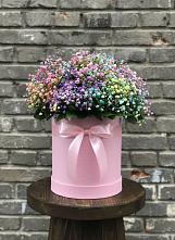 Цветочная композиция из Гипсофила и Розы в шляпной коробке в Покойном
