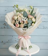 Букет цветов из:  Розы и Лизиантусы в Покойном