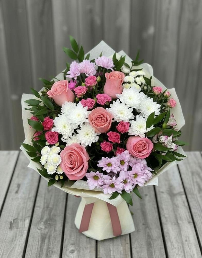 Букет цветов из: Альстромерии, Гвоздики, Розы и Хризантемы в Покойном