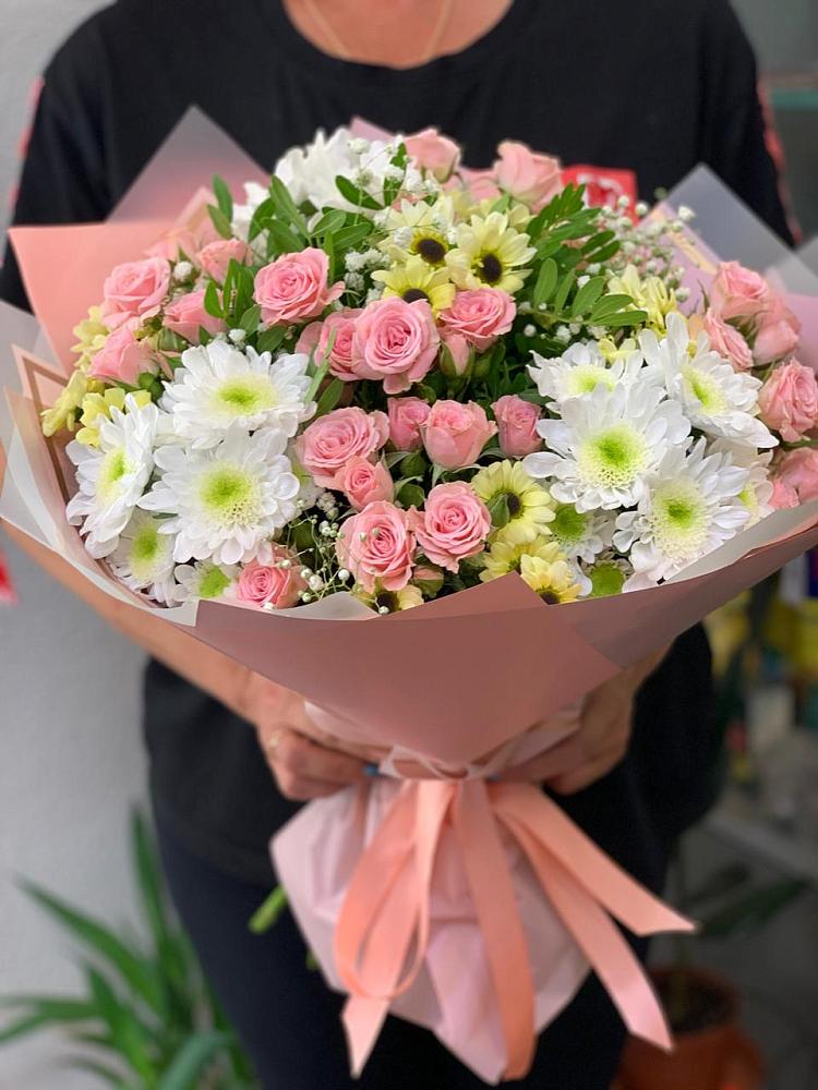 Букет цветов из: Розы и Хризантемы в Покойном