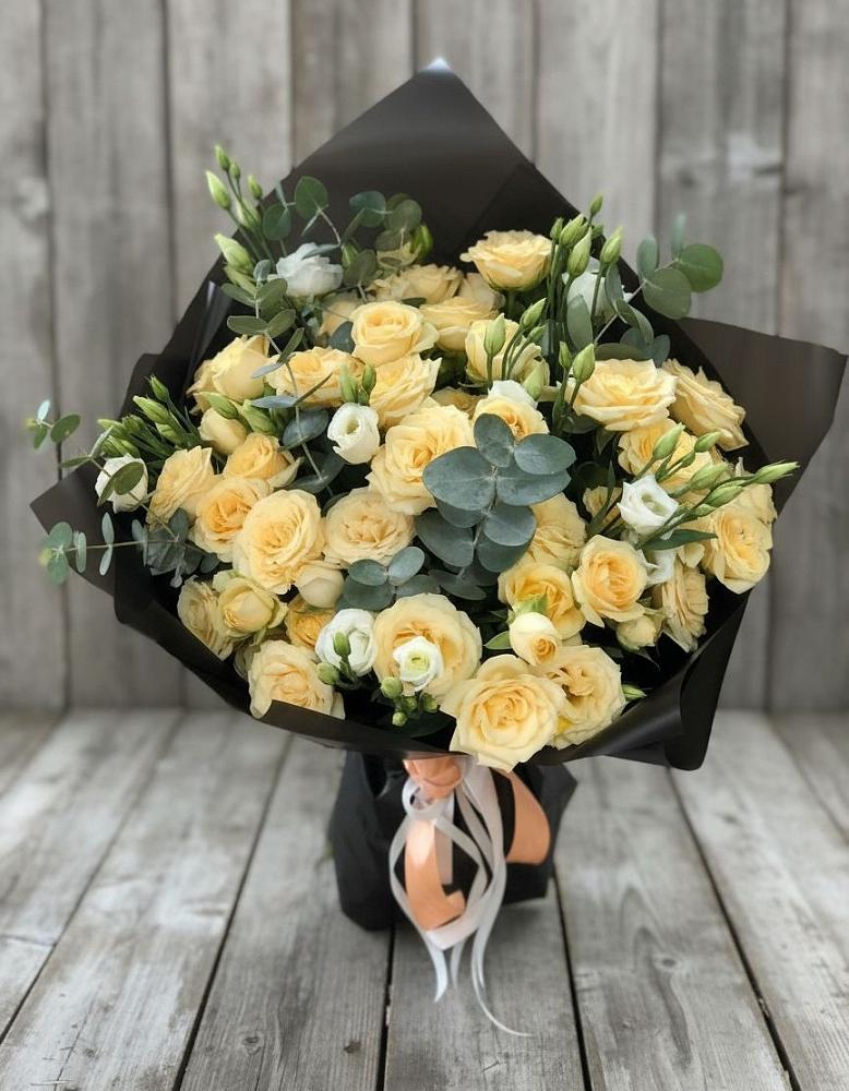 Букет цветов из: Розы и Лизиантусы в Покойном