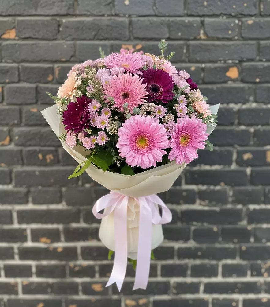 Букет цветов из: Герберы и Хризантемы в Покойном