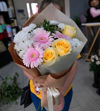 Букет цветов из:  Герберы, Розы и Хризантемы #REPLACE_PRED# Покойном