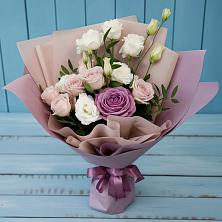 Букет цветов из:  Розы и Лизиантусы в Покойном