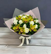 Букет цветов из:  Орхидеи и Розы в Покойном