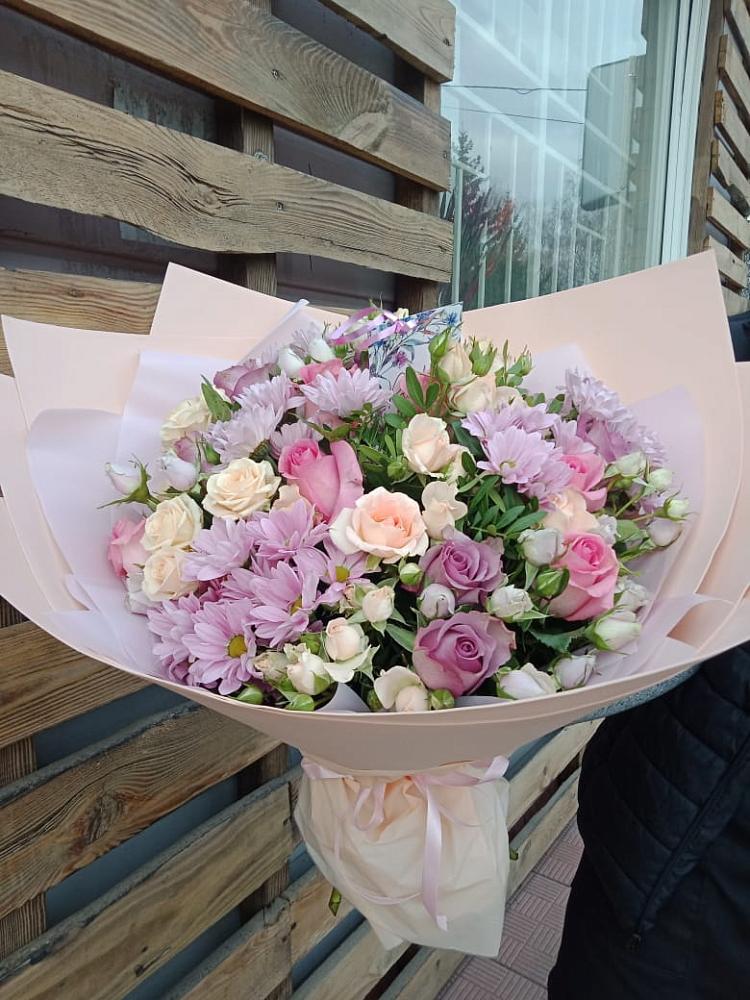 Букет цветов из: Розы и Хризантемы в Покойном