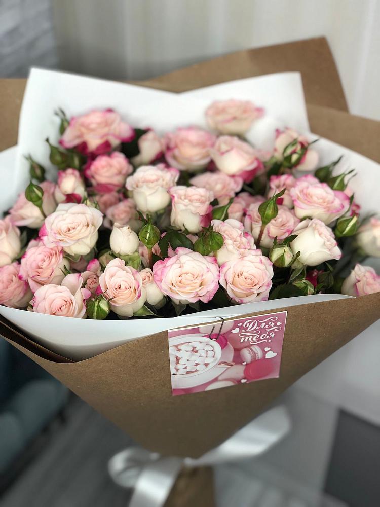 Букет цветов из: Розы в Покойном