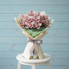 Букет цветов из:  Орхидеи и Розы в Покойном