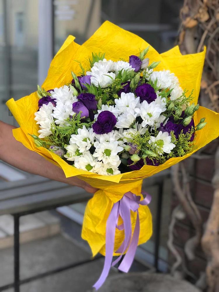 Букет цветов из: Ирисы, Хризантемы и Ромашки в Покойном