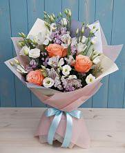 Букет цветов из:  Лизиантусы, Розы, Альстромерии и Гипсофила в Покойном