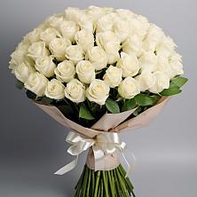 Букет 101 беля роза Белоснежка в Покойном