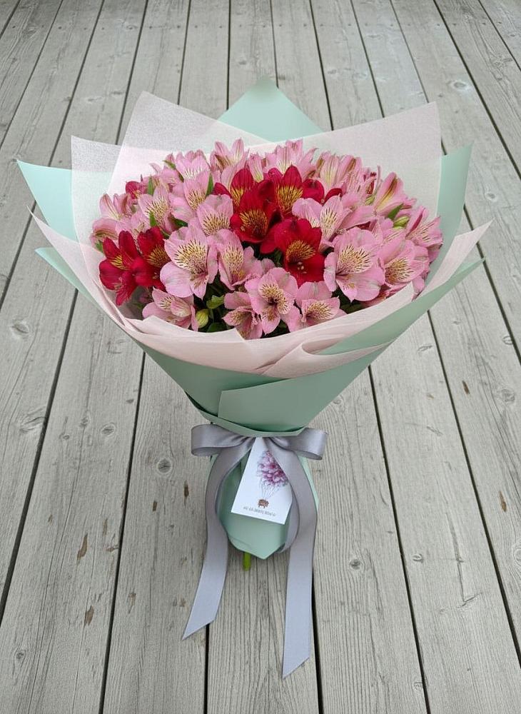 Букет цветов из: Альстромерии в Покойном