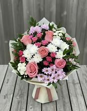 Букет цветов из:  Альстромерии, Гвоздики, Розы и Хризантемы #REPLACE_PRED# Покойном