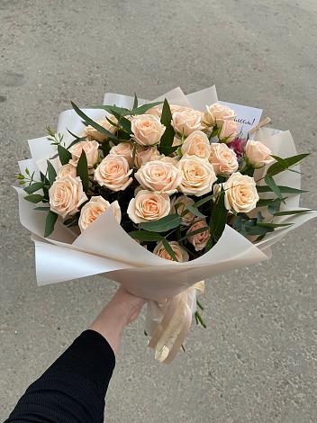 Букет Кремовые розы Латте в Покойном