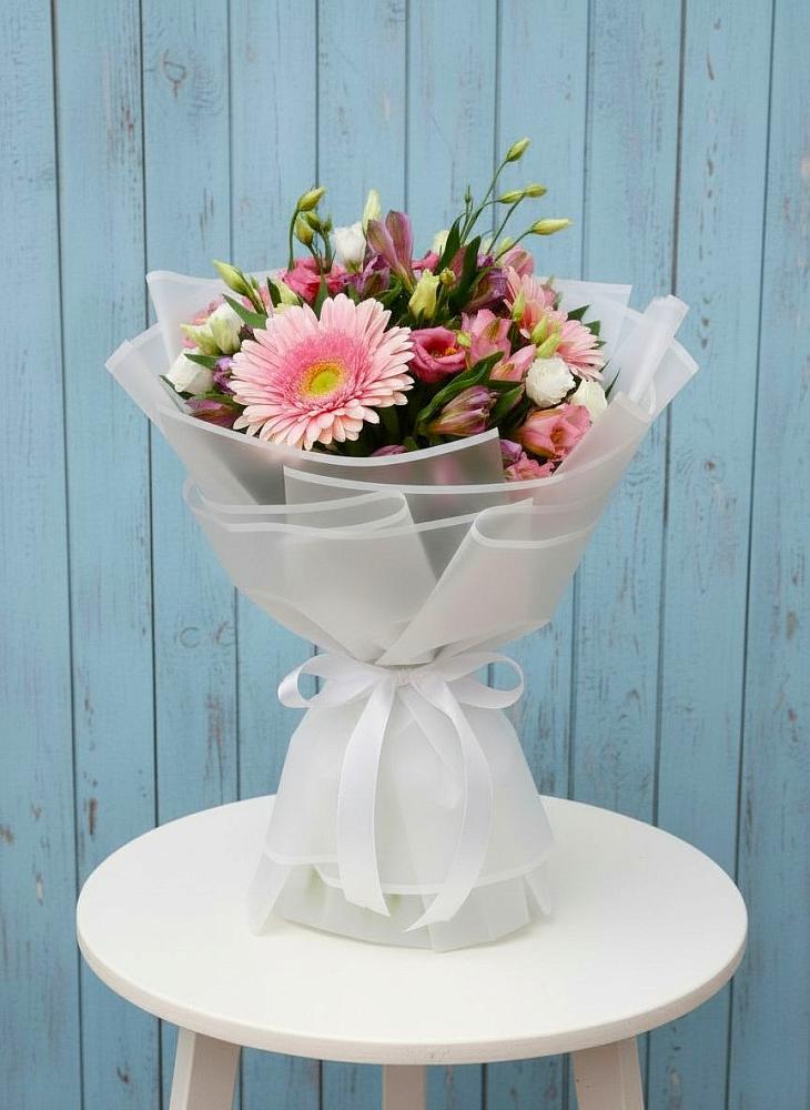 Букет цветов из: Герберы, Альстромерии и Лизиантусы в Покойном