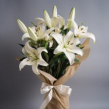 Букет цветов из:  Лилии в Покойном