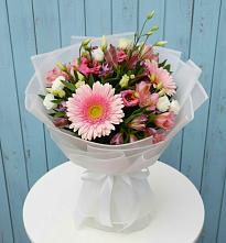 Букет цветов из:  Герберы, Альстромерии и Лизиантусы в Покойном