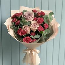 Букет цветов из:  Гвоздики и Розы в Покойном