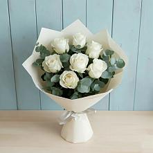Букет Белые розы в Эвкалипте в Покойном
