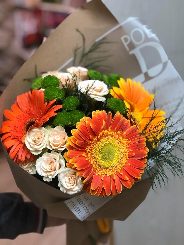 Букет цветов из: Герберы, Хризантемы и Розы в Покойном