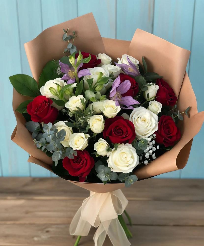 Букет цветов из: Розы и Альстромерии в Покойном