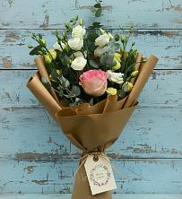 Букет цветов из:  Розы и Лизиантусы в Покойном