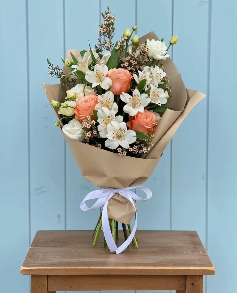 Букет цветов из: Альстромерии, Лизиантусы, Розы и Хризантемы в Покойном