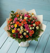 Букет Микс из разноцветных кустовых роз в Покойном