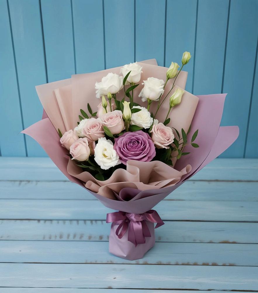 Букет цветов из: Розы и Лизиантусы в Покойном